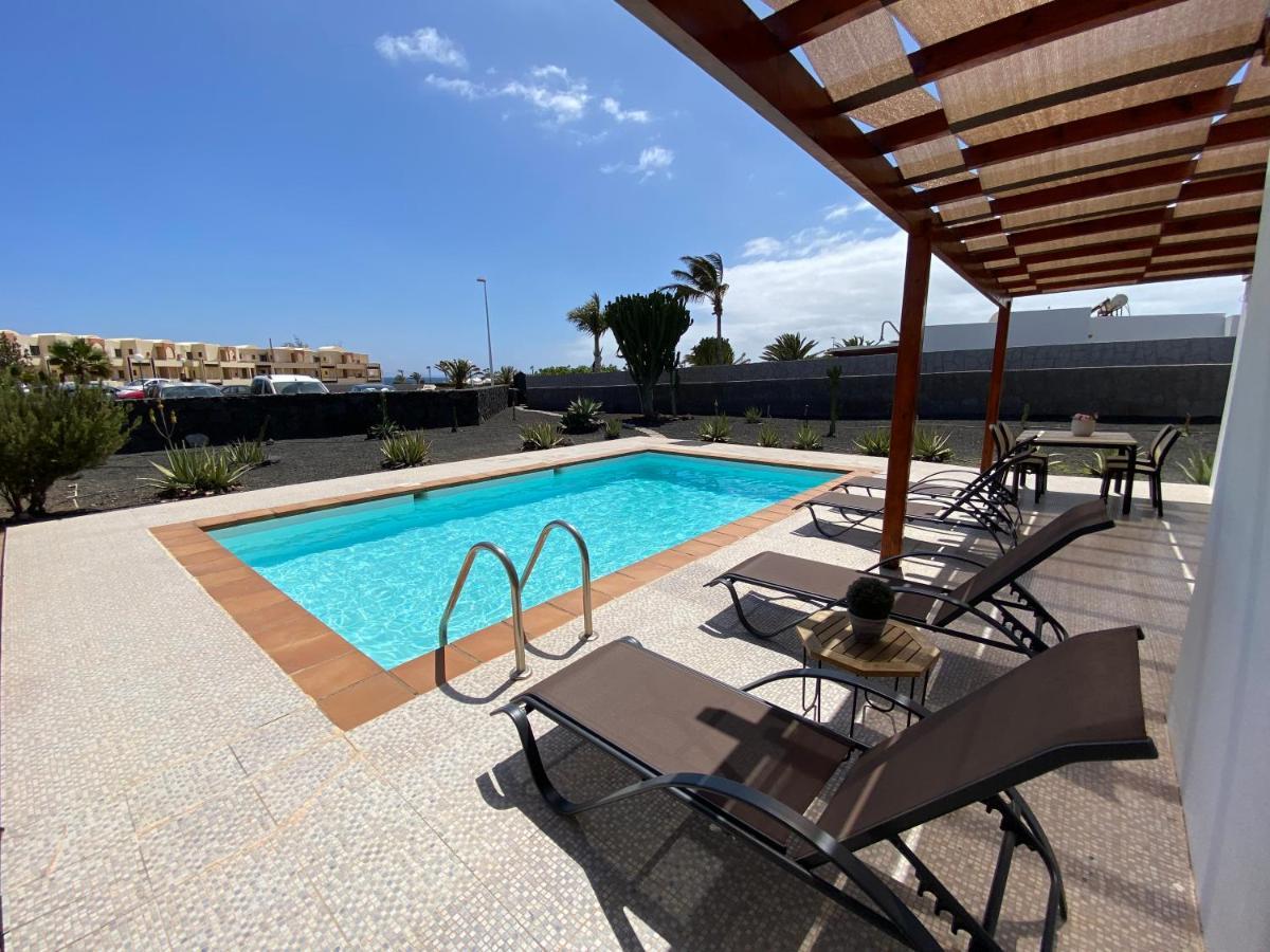 Villa Capri By Villalia Playa Blanca  Bagian luar foto